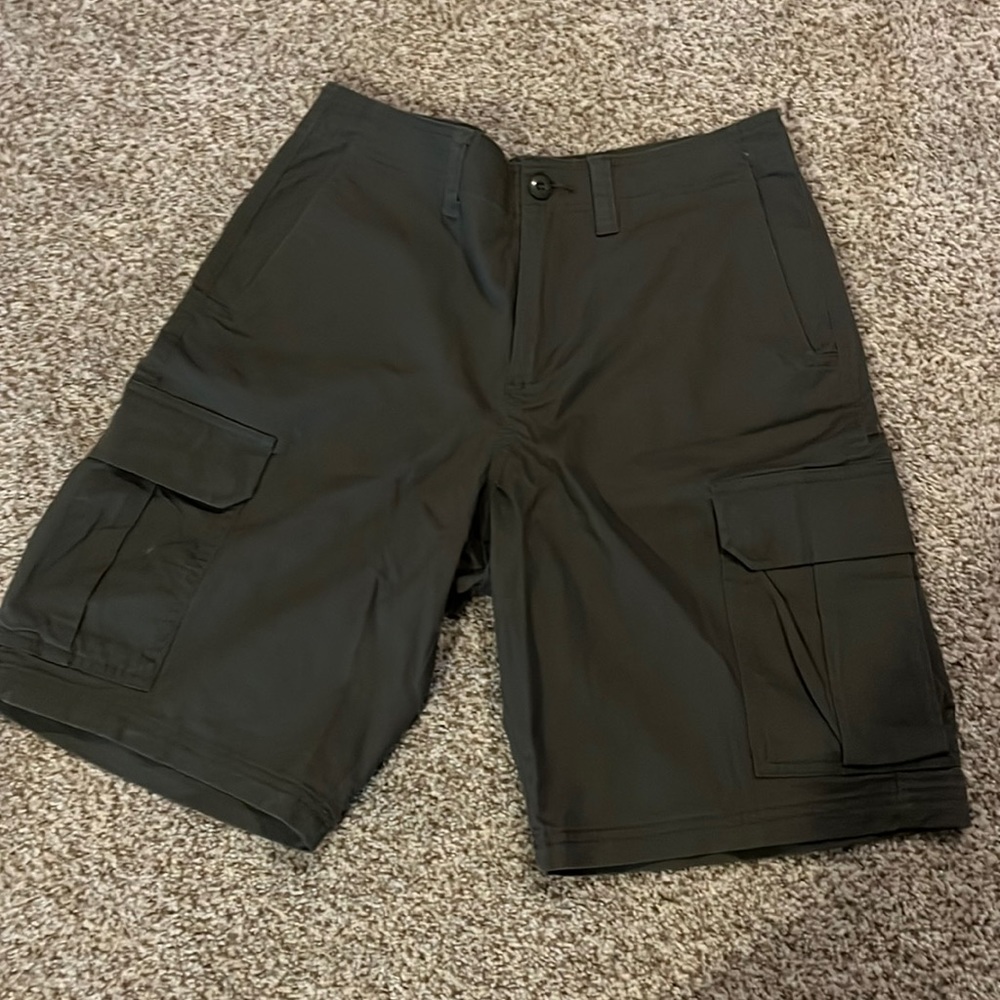 Men’s cargo shorts